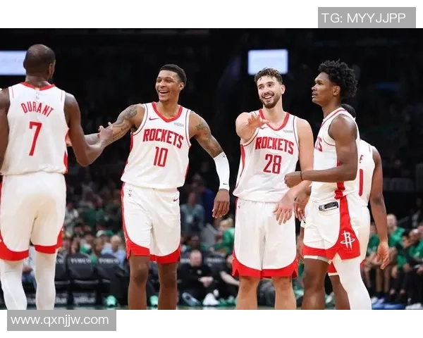 火箭队与湖人第二场激战回顾球员表现与战术分析全景展现